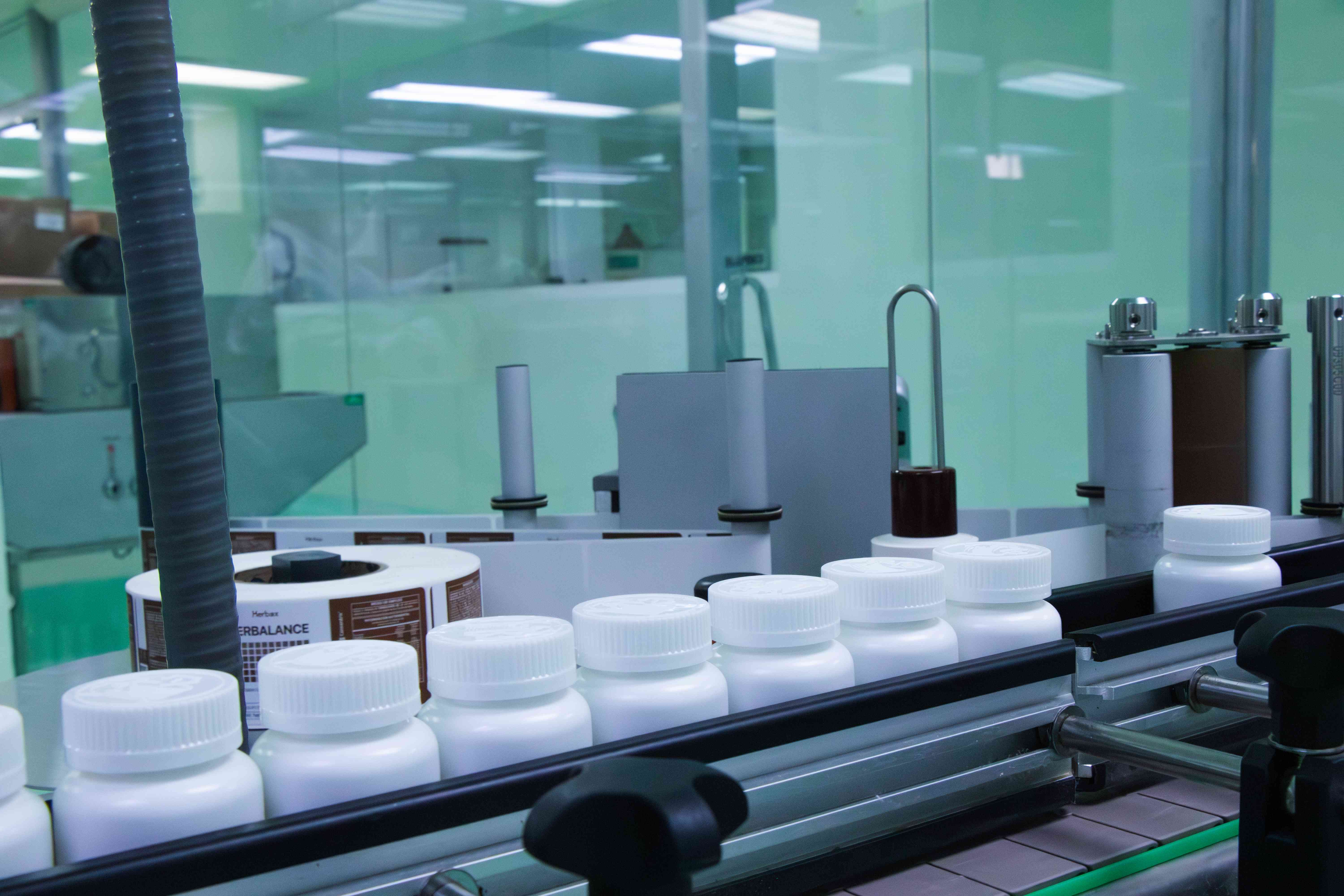 Línea de envasado con control de peso - HealthyLab equipamiento de precisión